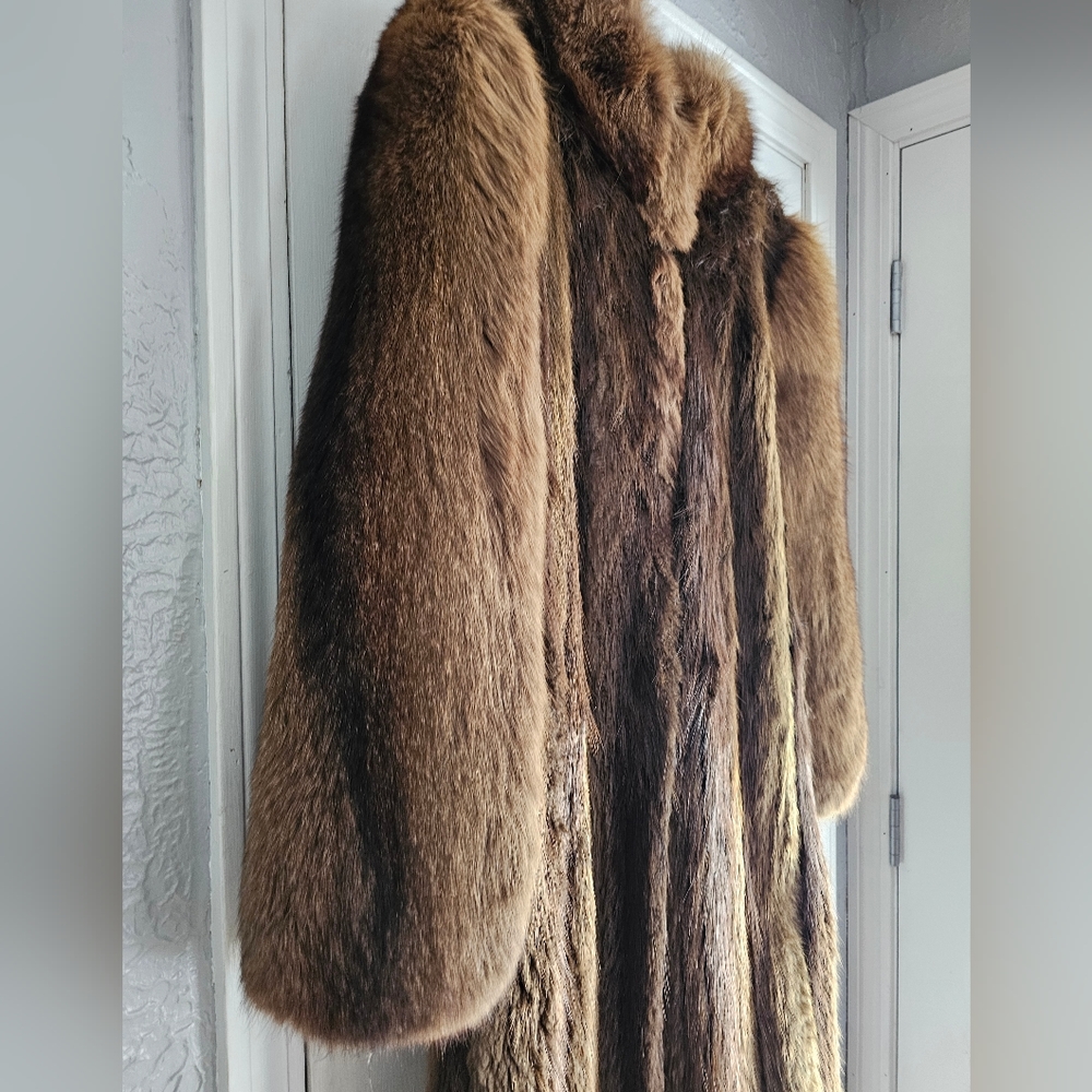 Beautiful Vintage Full Length Beaver with Fox Sleeve Fur Coat L - Picture 9 of 16